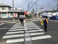交通安全立ち番の様子