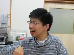 楽しそうに会話をしている様子