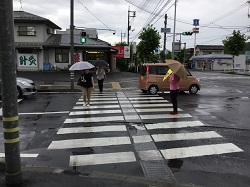 交通安全立ち番の様子１