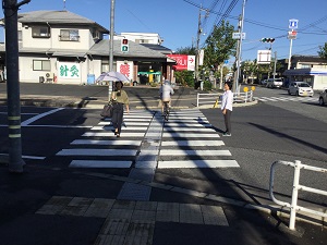 交通立ち番の様子