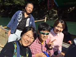 保津川下りの様子です