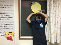 月と舎生