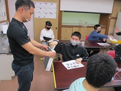 舎友会役員選挙の様子