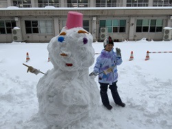 雪だるまと児童