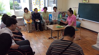 読みきかせの様子①