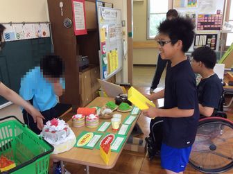 ケーキ屋さんの様子