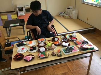 寿司屋の様子
