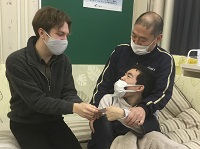 先生に手紙を渡しました。