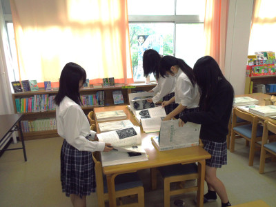 美術全集を真剣に鑑賞する_IMGP5294
