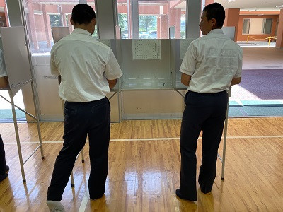 記載台のようす