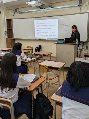 外国人研究者.改jpg