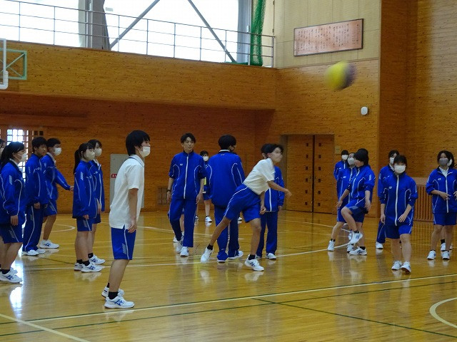 ③