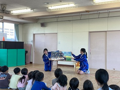 ③