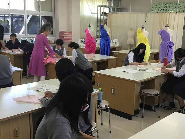 ⑦