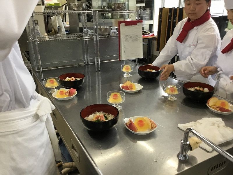 試食