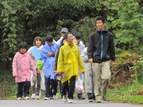 雨の中を散策