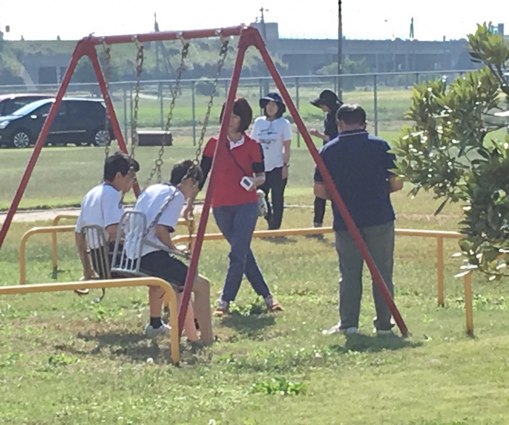 遊具でのんびり