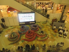 イオン日吉津店神楽公演の様子