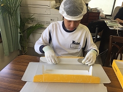 箱折り作業