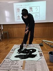 ３年生書道パフォーマンス練習の様子