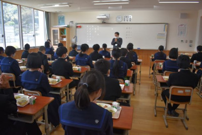 初めての給食２
