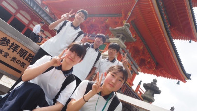 EF18D9D6-D734-45E0-A0CB-8792094B90ED