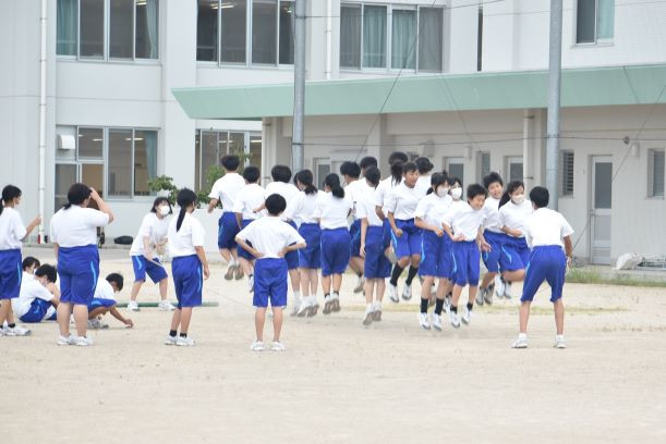 運動会練習1年大縄1