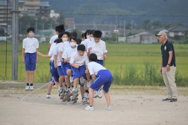 運動会練習1年大縄3