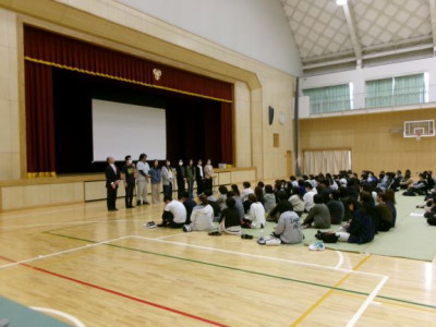 ②