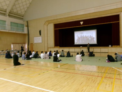 ③
