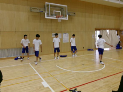 ②