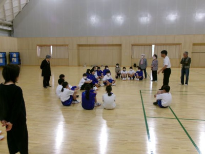 ④