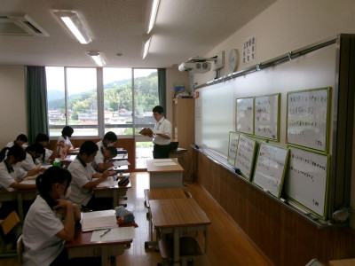 ②